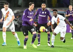 佛罗伦萨双前锋梅纳、卡尔达拉接连进球，助球队横扫维罗纳的简单介绍