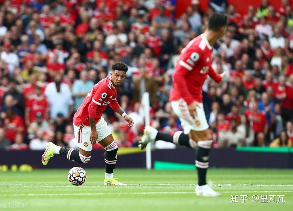 关于曼联新援表现出色，球队取得胜利的信息